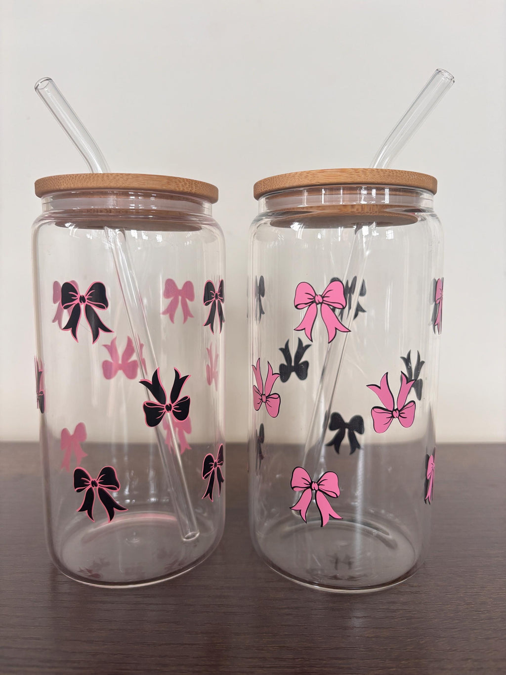 Bow glass/plastic tumbler